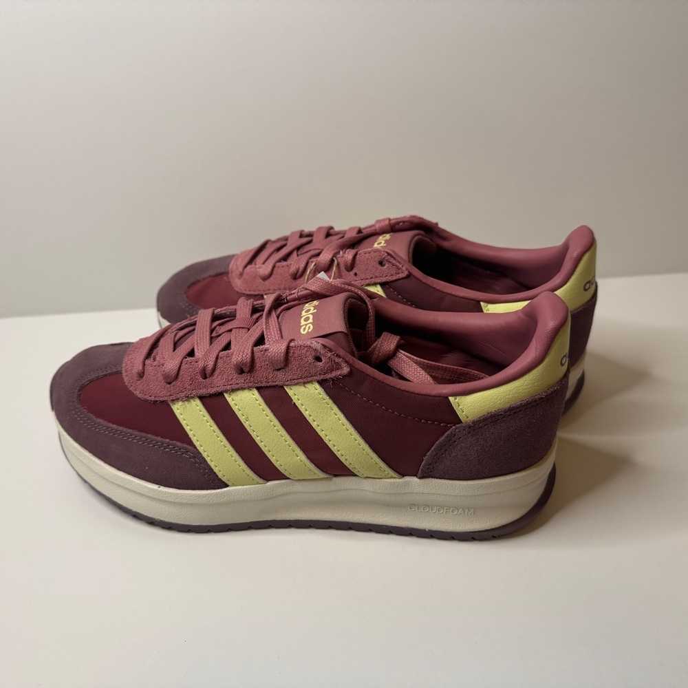 Adidas Women's Run 70’s 2.0 Sneakers - Size 6US - Picture 2 of 11